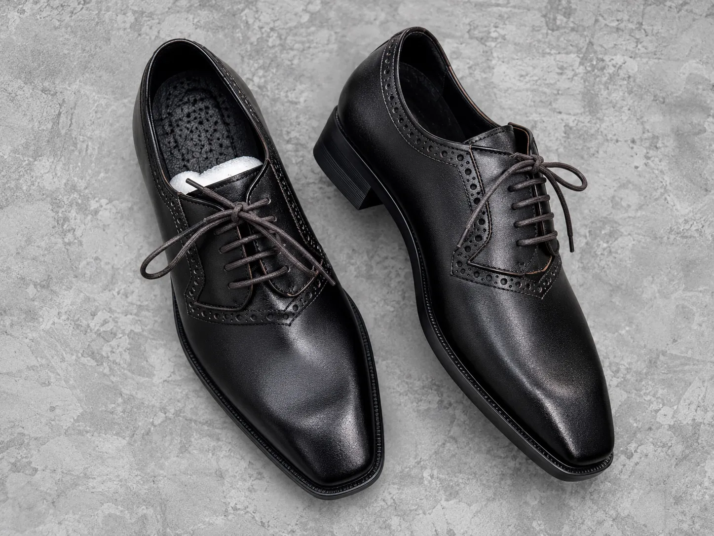Giày sneaker nữ trắng tối giản